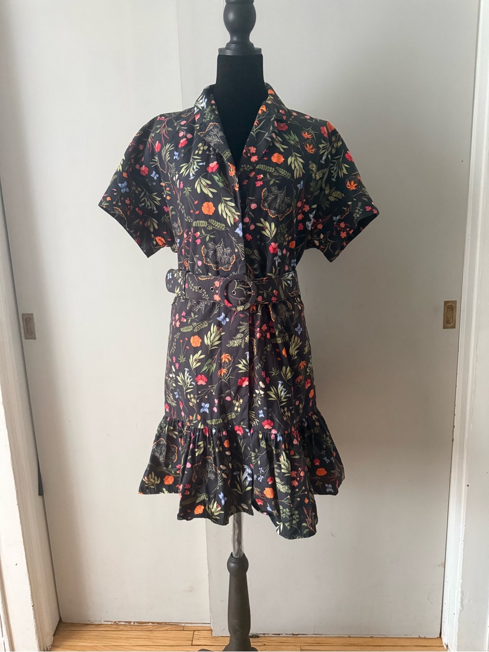 Hutch Floral Short Sleeve Tie-Waist Mini Dress in Black - Picture 2 of 4
